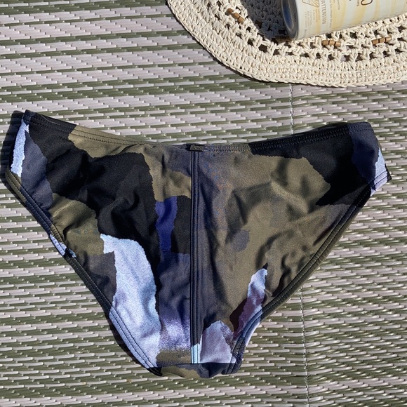 Lole Camo Bikini - Picture 2 of 6